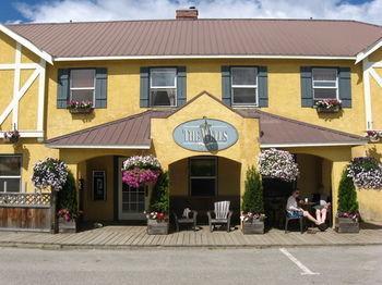 The Wells Hotel Quesnel Exterior photo